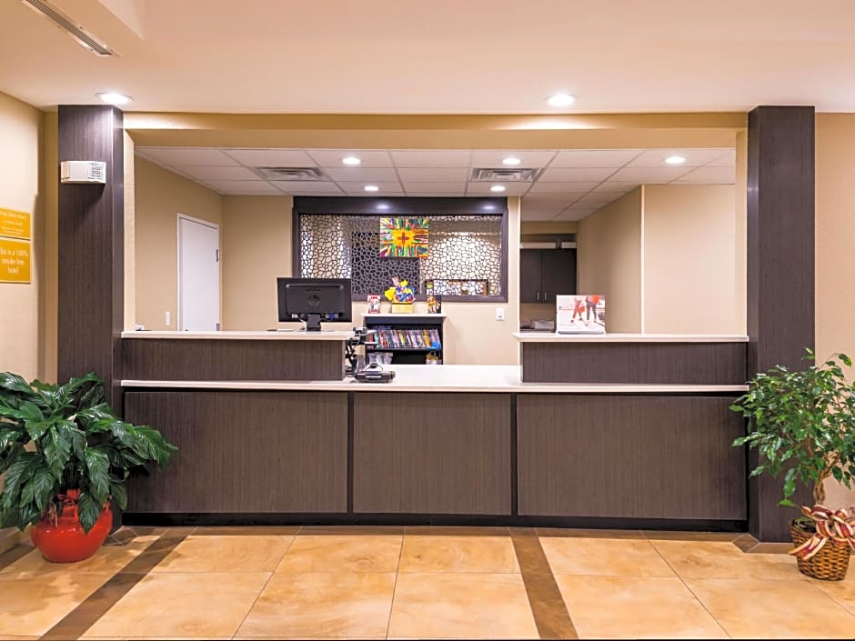 Candlewood Suites Carlsbad South