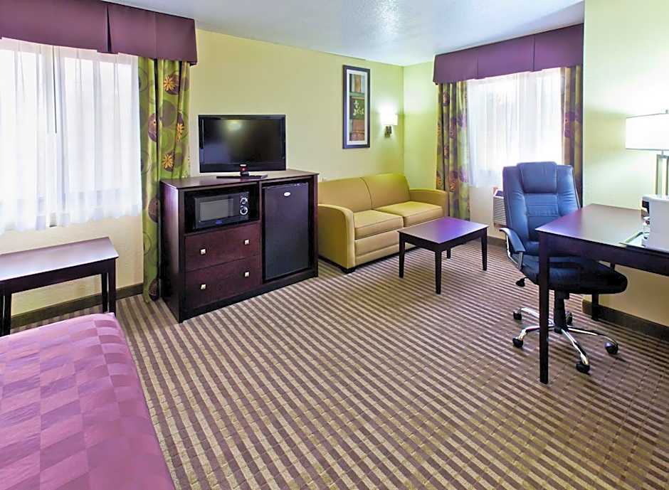 AmericInn by Wyndham Council Bluffs