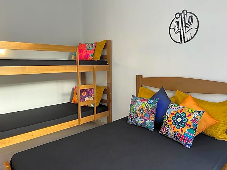 Pé na Areia com Piscina e Churrasqueira - 2 suítes