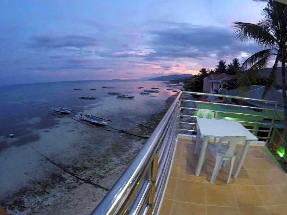 GT Seaside Inn