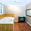Casa Blanca Hotel & Suites Orange SR-55 Freeway, Near Honda Center, Chapman University, Disneyland