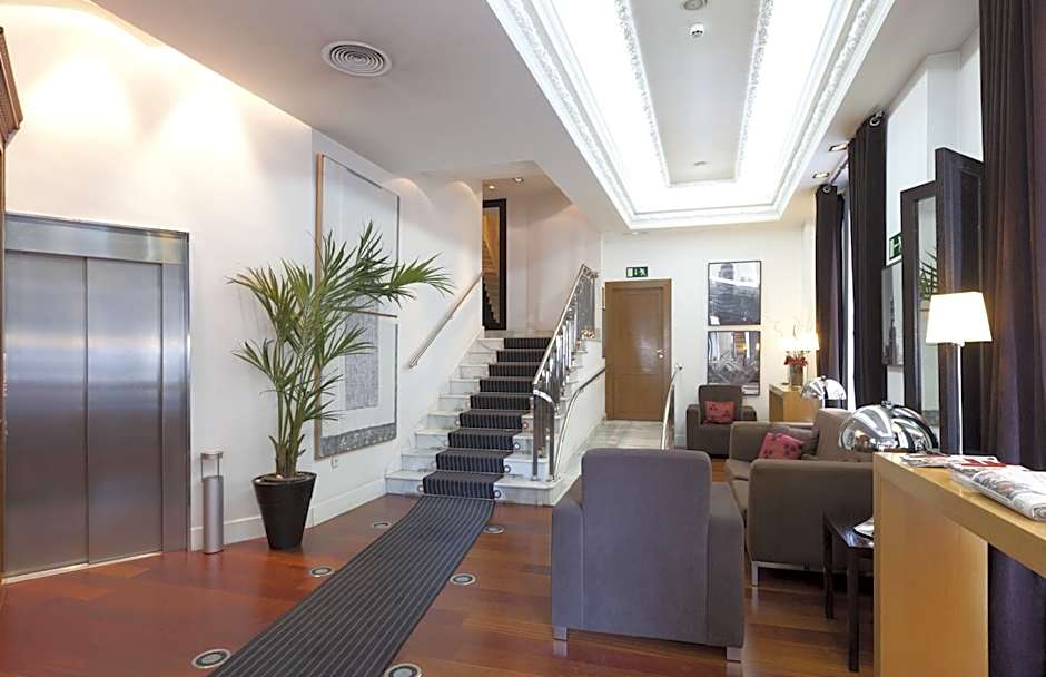 Quatro Puerta Del Sol