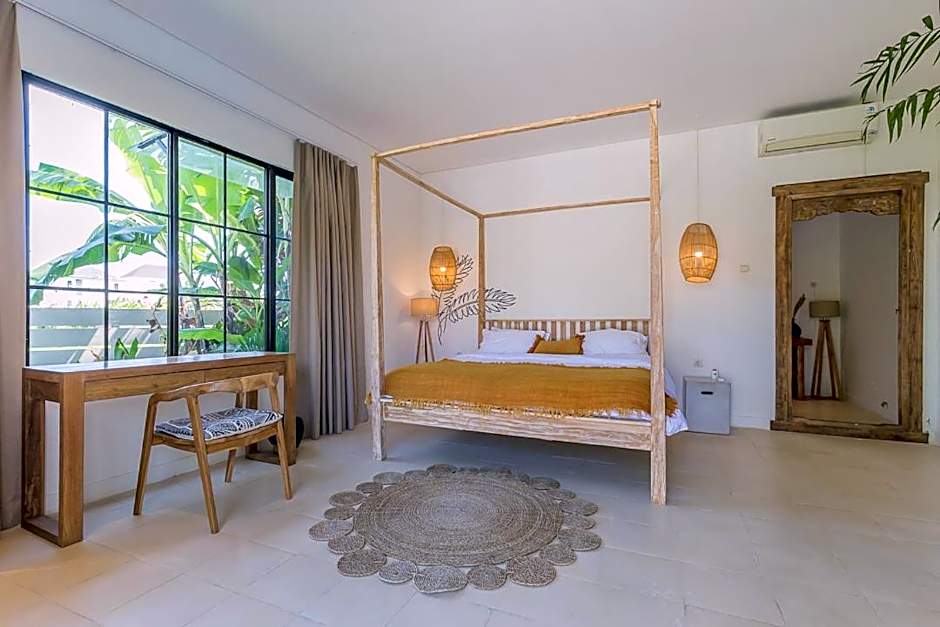 Elegant 3 BR villa huge pool in central Canggu
