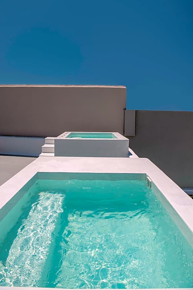 AQUA SERENITY LUXURY SUITES SANTORINI