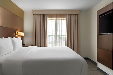 Two-Bedroom Suite with Roll-In Shower - Mobility Accessible