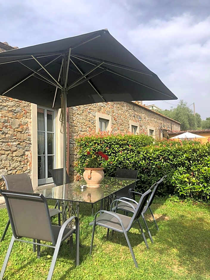Tenuta Guinigi Antico Borgo di Matraia - Exclusive Holidays apartments & Pool