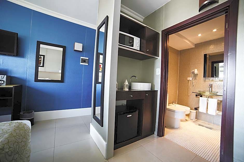 Ker Urquiza Hotel & Suites