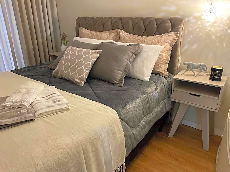 Apto todo climatizado a 5min da Vila Germânica, 3 quartos mais um quarto conjugado, berço e garagem