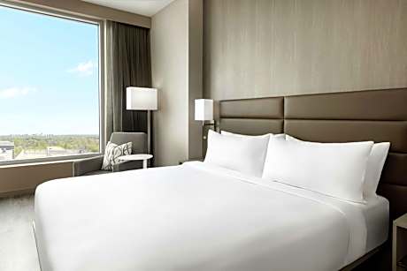 King Room with City View - High Floor