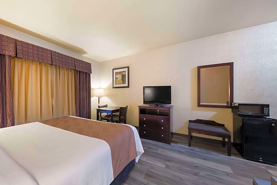 Quality Inn & Suites Terrell