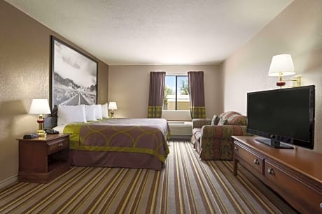 1 Queen Bed Second Floor Non-Smoking