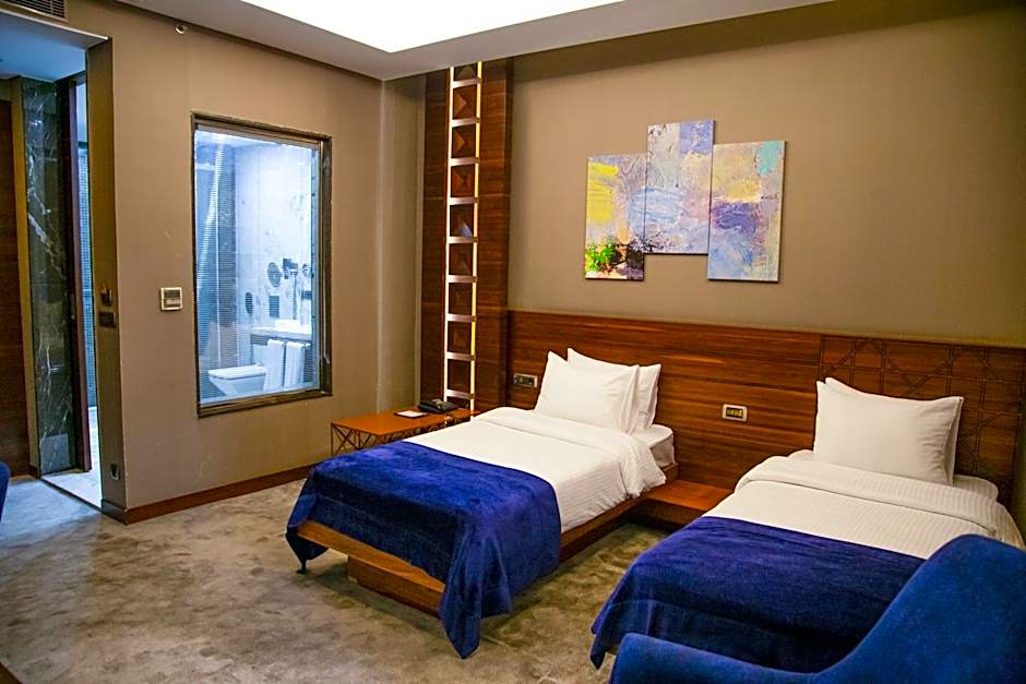 Gold Majesty Hotel