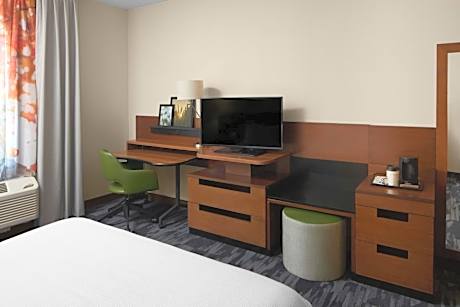 King Suite with Sofa Bed - Hearing Accessible
