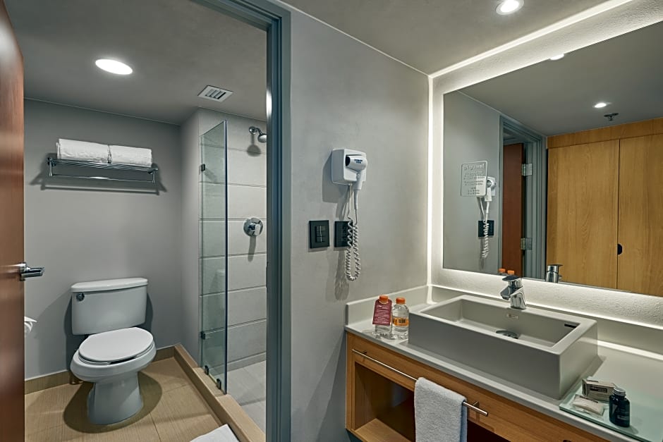 City Express Suites by Marriott Toluca