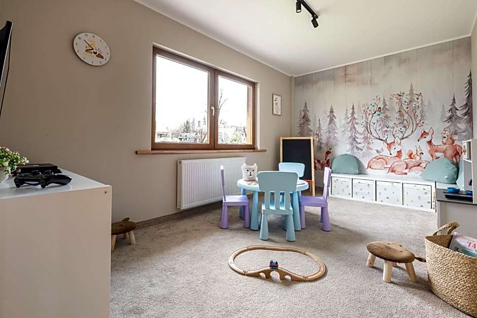 Willa Podhalanka Jacuzzi & sauna - drewniany dom dla 20 osób