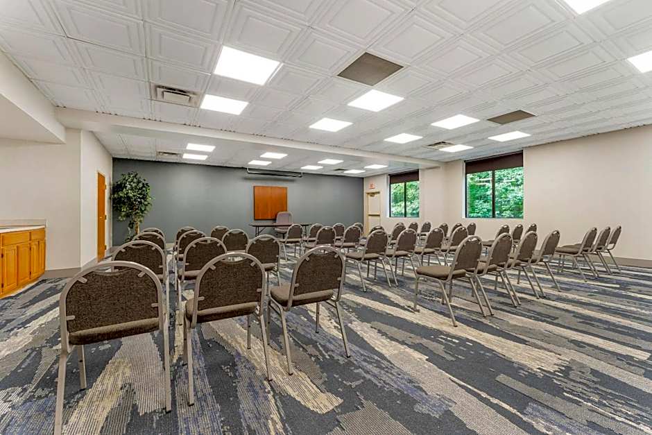 Comfort Inn & Suites LaVale - Cumberland