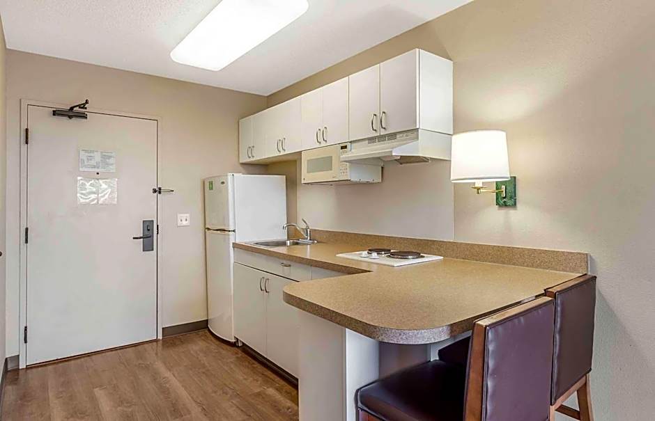 Extended Stay America Select Suites - Chicago - Naperville - East