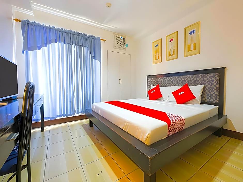 OYO 769 Poblacion Suites Polaris