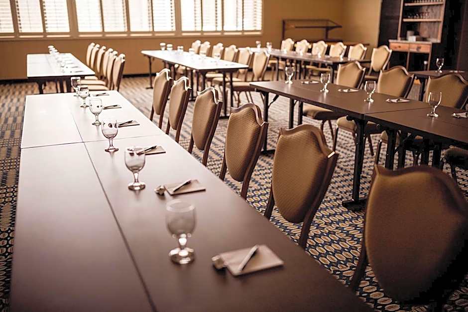 Tailwater Lodge Altmar Tapestry Collection by Hilton