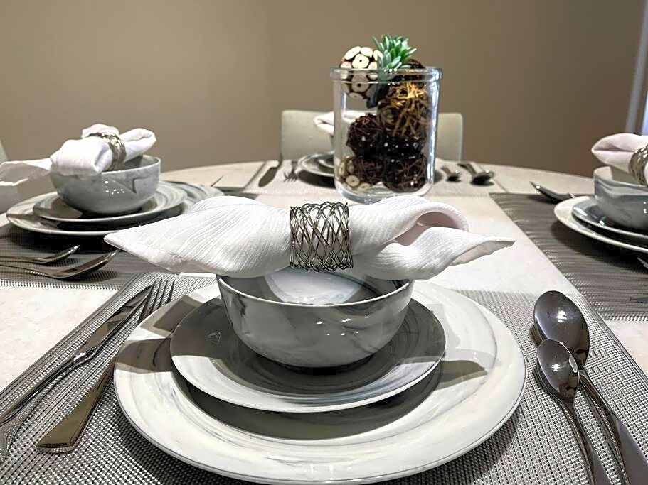 Cozy 2 Bedroom 2 Bathroom Condo with Pool, Gym, Spa