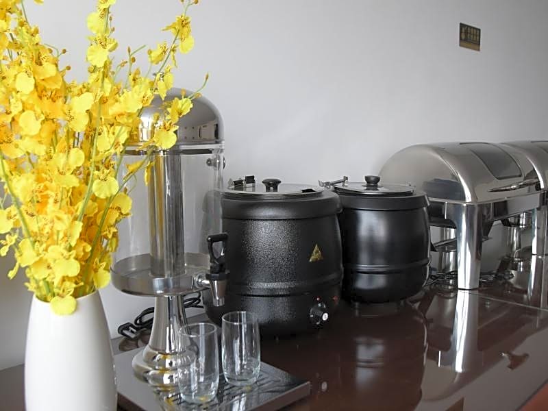 Shell Puyang City Nanle County Coach Station Guang