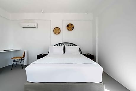 Honeymoon Suite with Private Outdoor Pool and Sea View