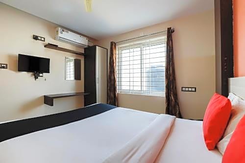 OYO 14520 Habitat Hotel & Suites