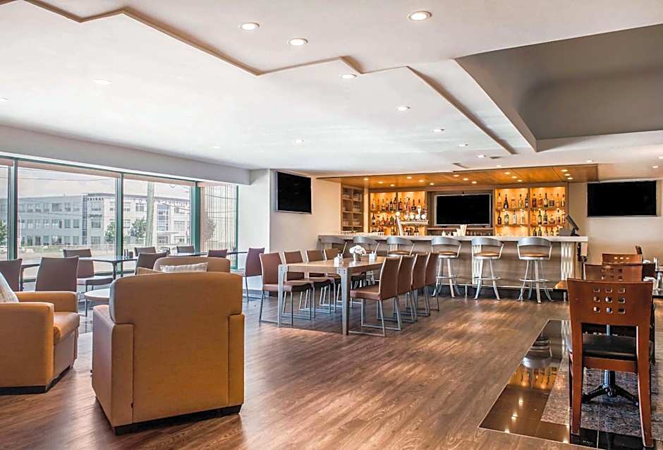 Quality Hotel Dorval Aeroport