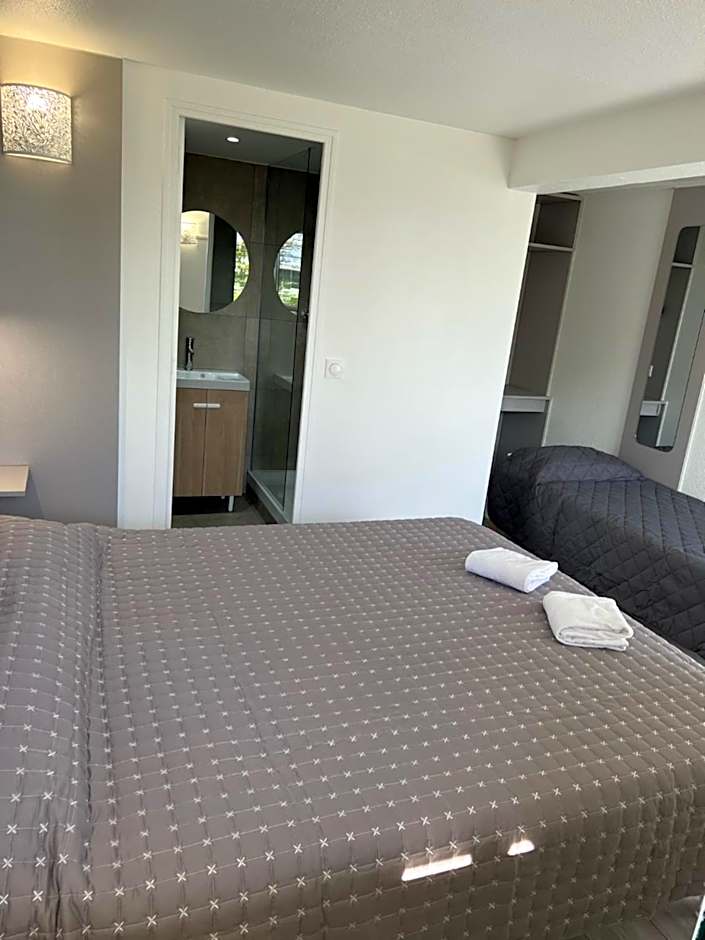 Fasthotel Roissy - Saint-Witz