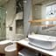 Globus Urban Hotel