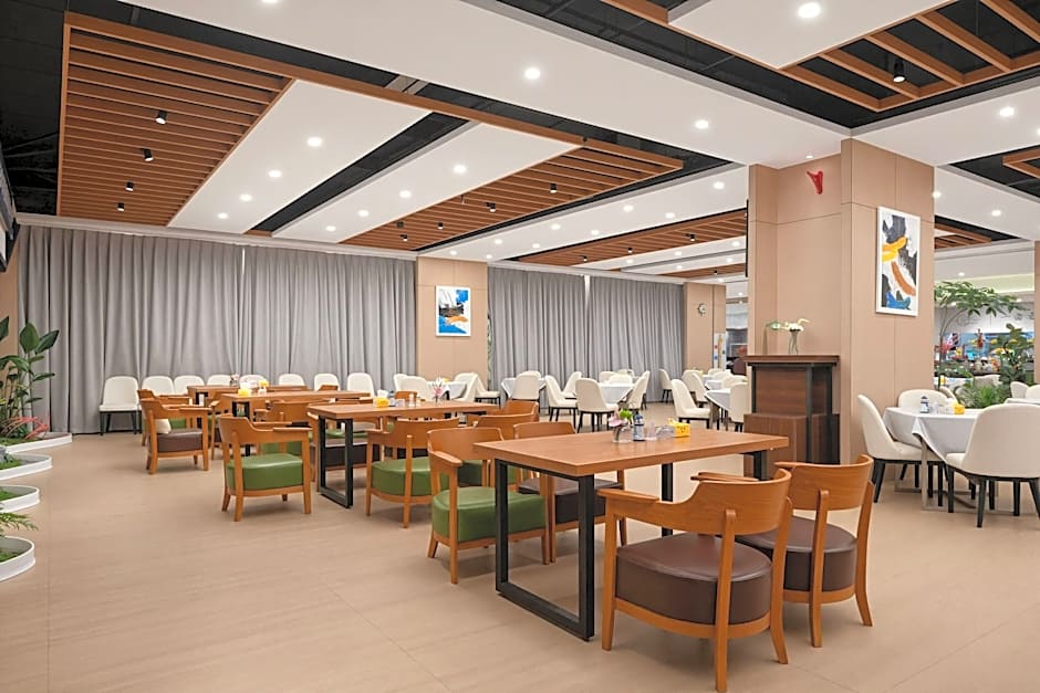 Ramada Plaza By Wyndham Shenzhen North