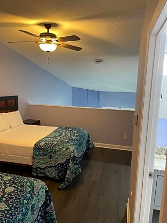 Two Bedroom Loft - Lakeside