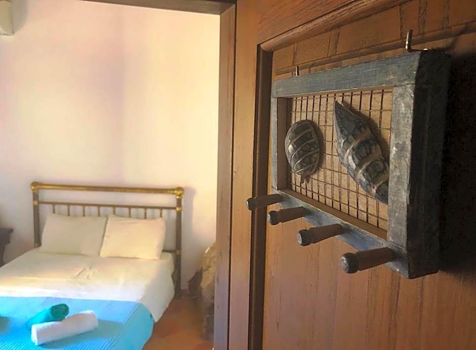 Photo 1 of 11 of Single Room