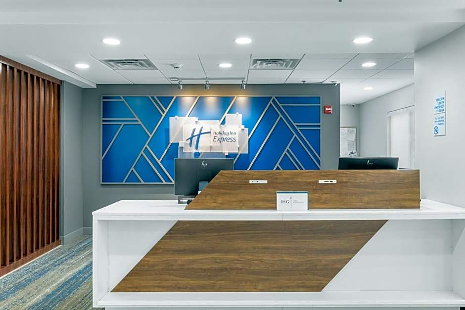 Holiday Inn Express Hartford Newington By IHG