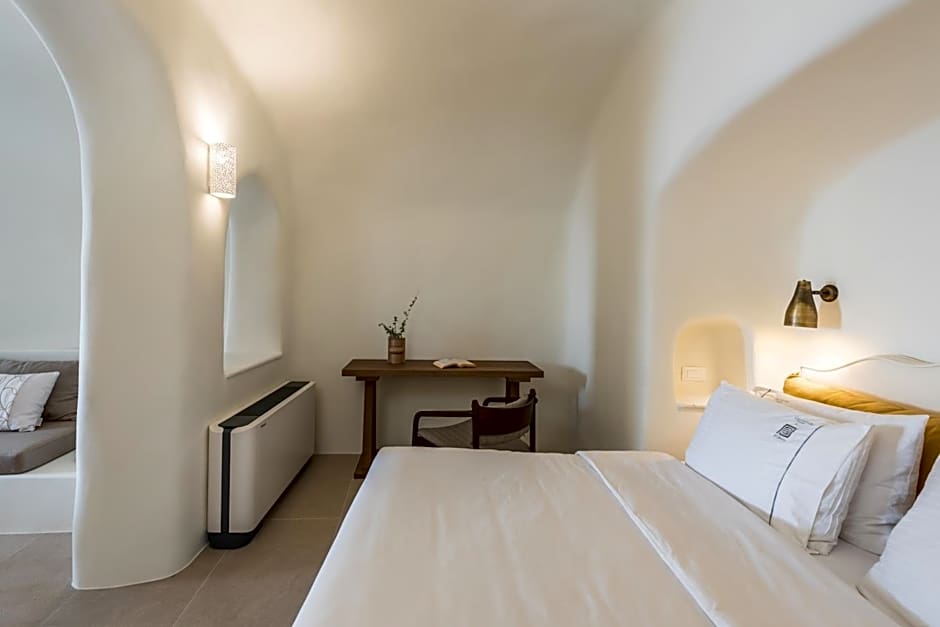 Art Maisons Oia Castle