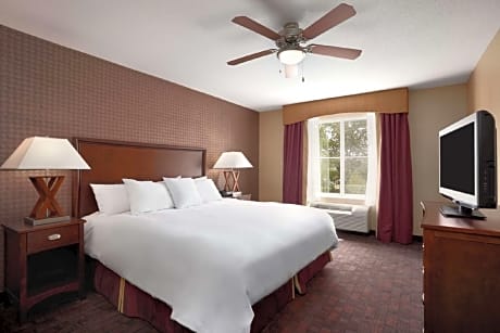 2 Kg 2 Bdrm/2ba Mobility Access Ri Shw Ste Nsmk Separate Bdrms/living Rm-sofabed-full Kitchen Free W