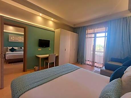 2 Interconnecting Rooms (6 pers - max 5 adults)