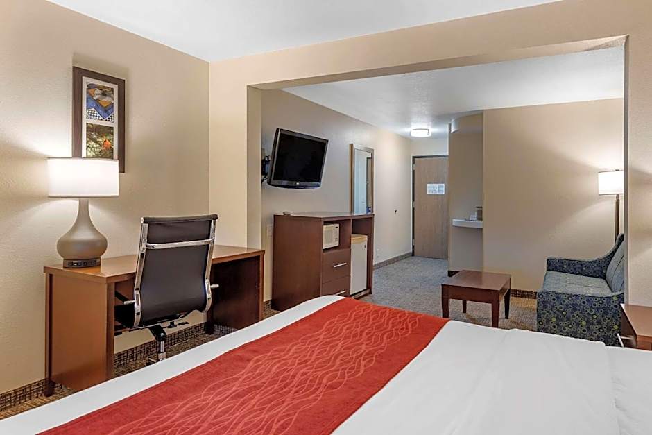 Comfort Inn & Suites Greenville I-70