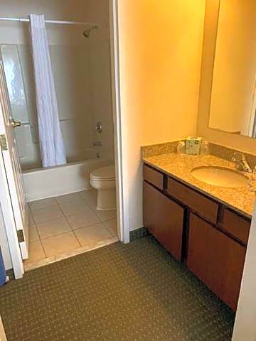 Host Inn an All Suites Hotel