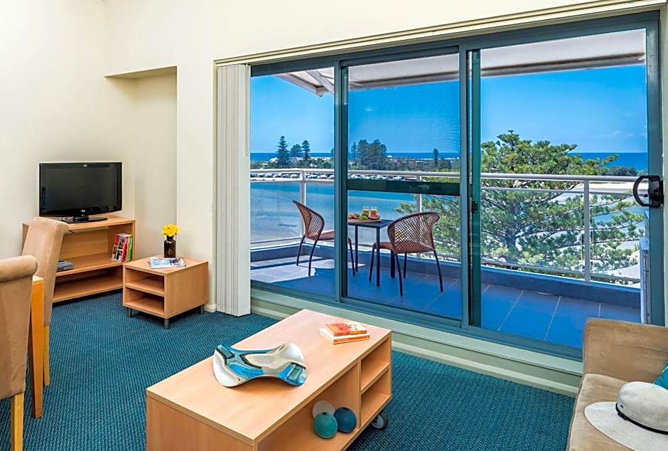 Oaks The Entrance Waterfront Suites