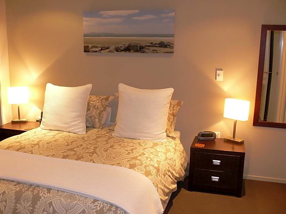 Sovereign Pier On The Waterways