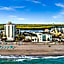 Panoramic beachfront Suite