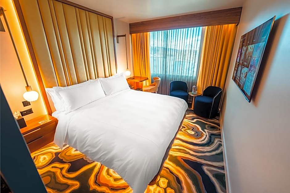 Superior East Wing Rooms by FIVE Zurich