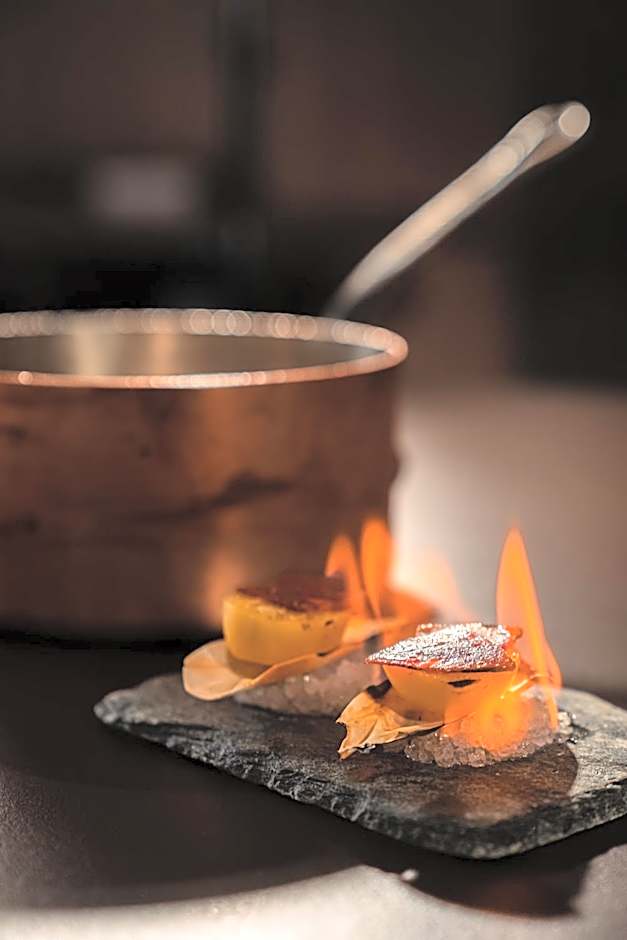 Demeures & Châteaux Auberge de la Tour - Hôtel & Restaurants - Marcolès Auvergne