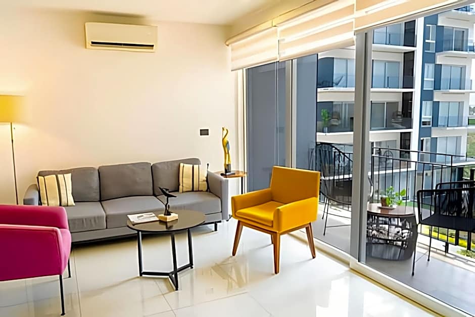 Monyxbnb at Zoho Skies