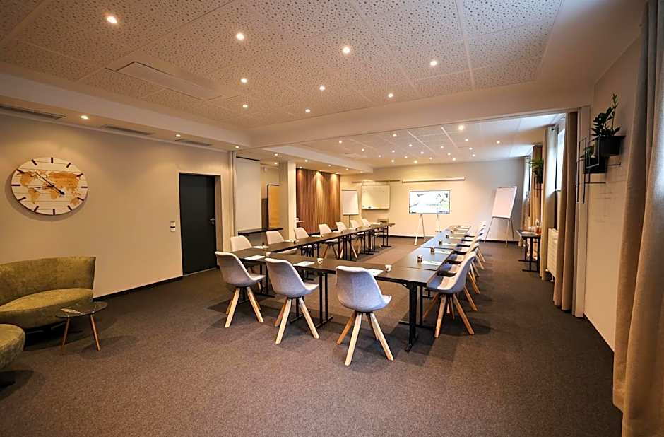 Sopherl am See - Frühstück auf der Seeterrasse, sehr ruhig und wunderschön am See, 3 Minuten nach Oberpfaffenhofen, viele Radtouren, Restaurants & Cafes in der Umgebung