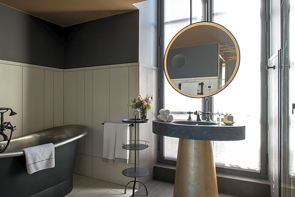 Cour des Vosges - Evok Collection