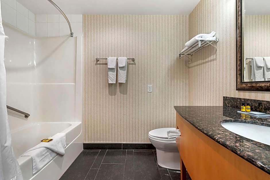 Best Western Plus Kelowna Hotel & Suites