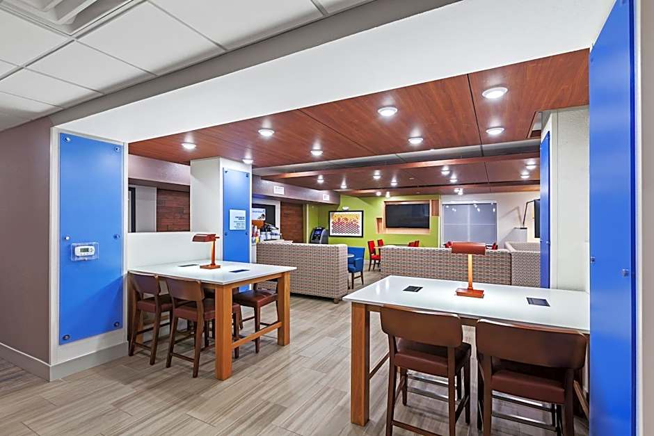Holiday Inn Express Hotel & Suites Dallas Lewisville By IHG