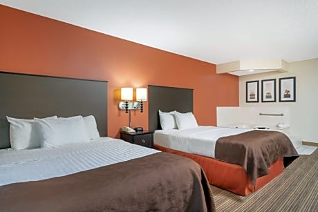 Deluxe Queen Suite